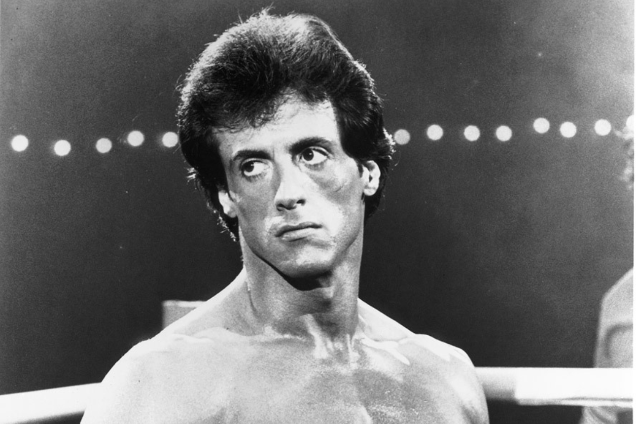 Sylvester Stallone in Rocky Balboa's boxing gloves • La Seizième